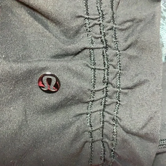 Lululemon - Picture 3 of 4